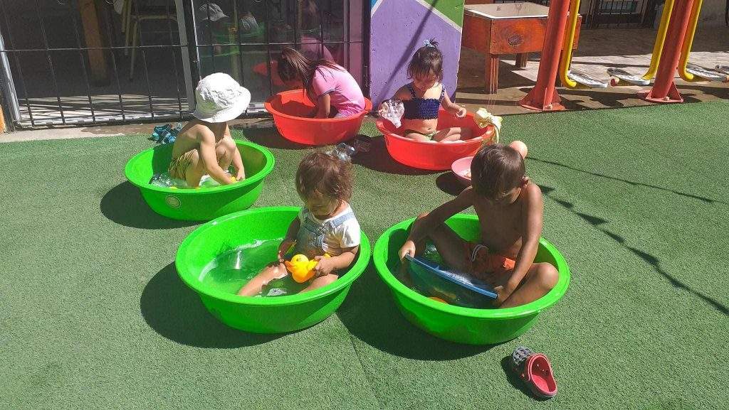 Centros comunitarios y populares juegos con agua